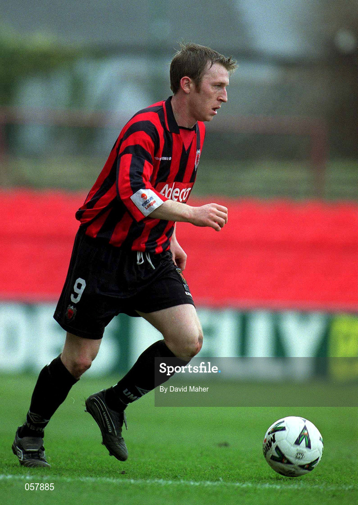 25 February 2001; Trevor Molloy of Bohemians during the Eircom League Premier Division match between Bohemians and Cork City at Dalymount Park in Dublin. Photo by David Maher/Sportsfile