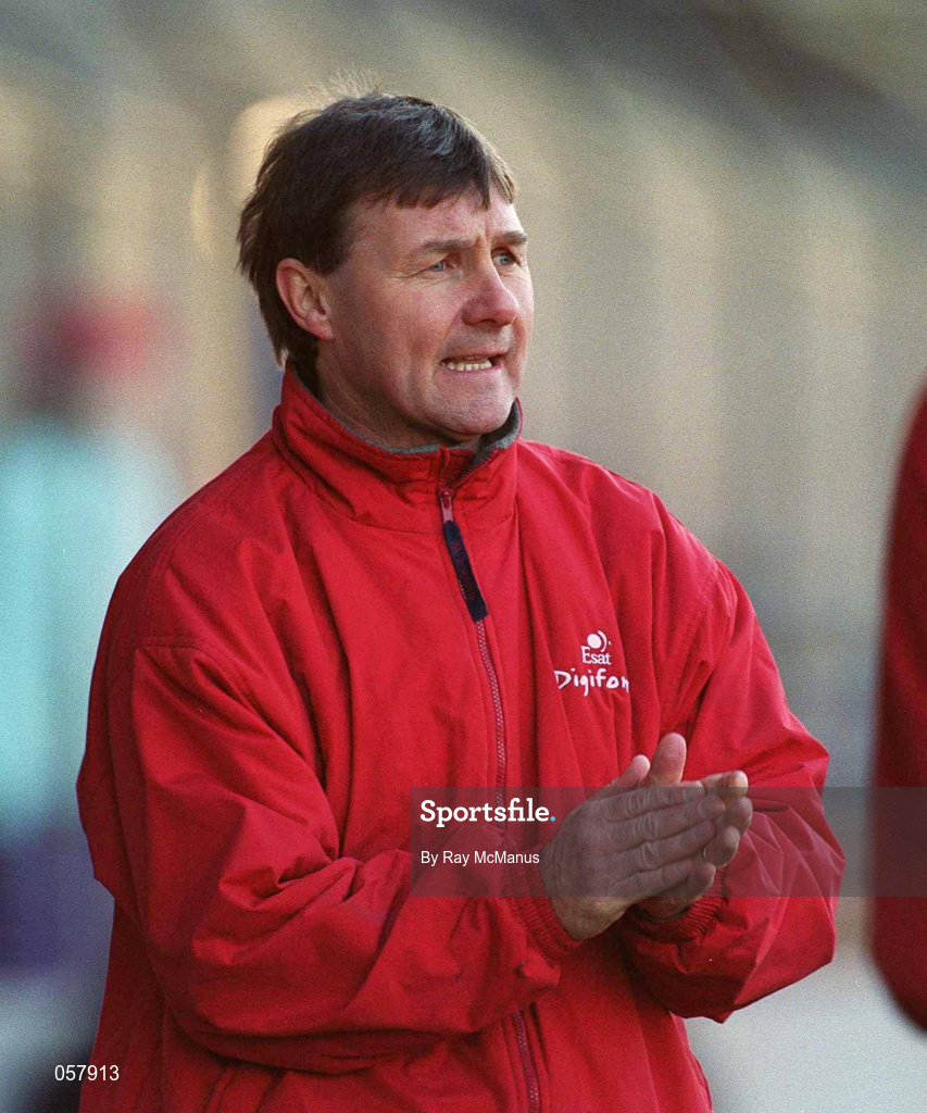 24 February 2001; Cork manager Tom Cashman during the Allianz National Hurling League Division 1B match between Cork and Kilkenny at Páirc Uí Chaoimh in Cork. Photo by Ray McManus/Sportsfile