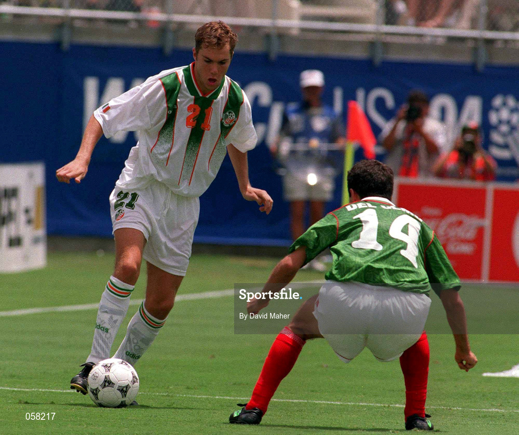 24 June 1994; Jason McAteer of Republic of Ireland faces Joaquín del Olmo of Mexico during the FIFA World Cup 1994 Group E match between Mexico and Republic of Ireland at the Citrus Bowl in Orlando, Florida, USA. Photo by David Maher/Sportsfile