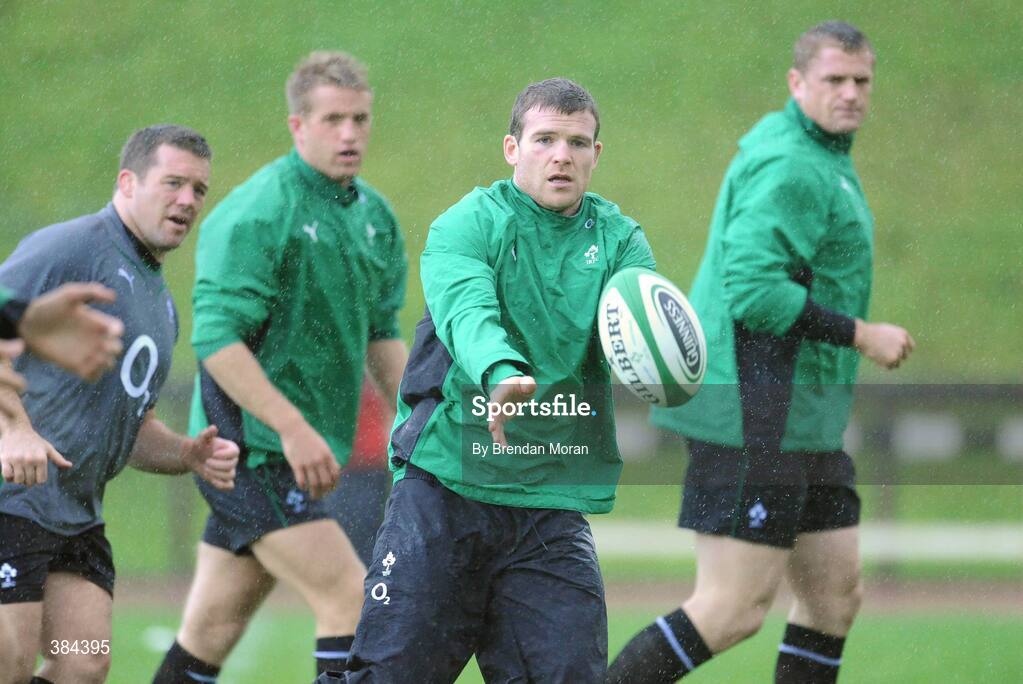 4 November 2009; Centre Gordon D'Arcy passes the ball during Ireland rugby squad training. University of Limerick, Limerick. Picture credit: Brendan Moran / SPORTSFILE