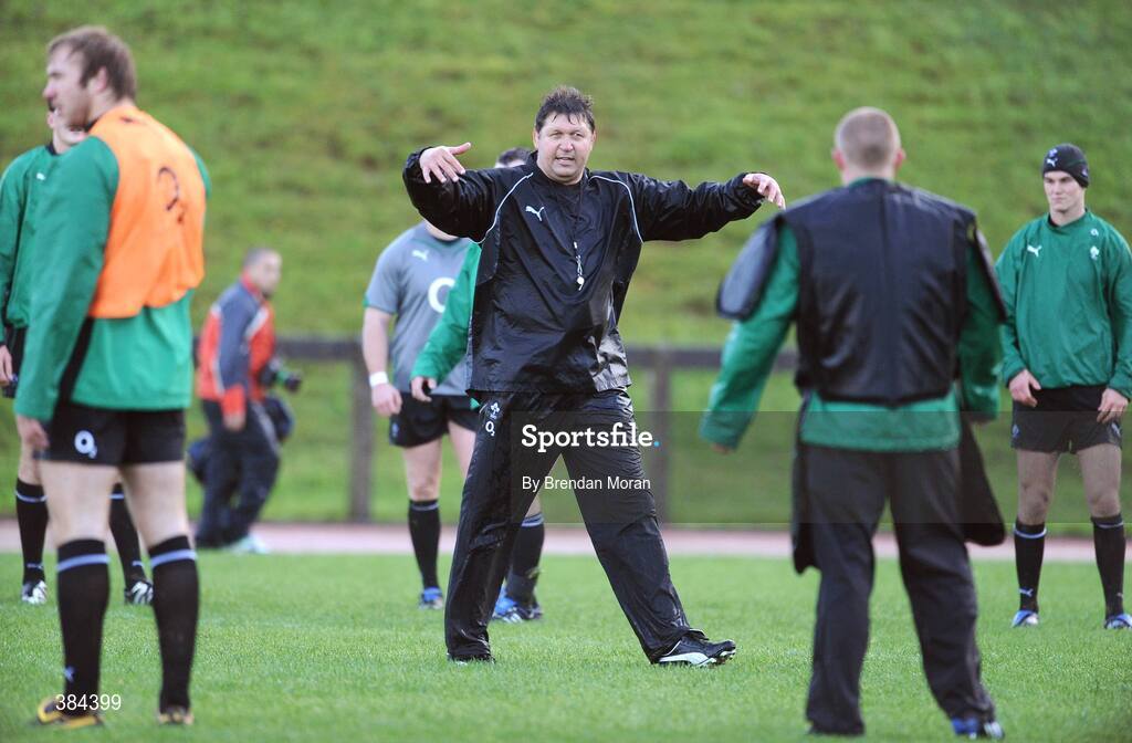 4 November 2009; Forwards coach Gert Smal makes a point to the players during Ireland rugby squad training. University of Limerick, Limerick. Picture credit: Brendan Moran / SPORTSFILE