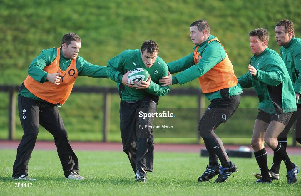 4 November 2009; Wing Tommy Bowe in action against, from left, Darren Cave, Brian O'Driscoll, Ronan O'Gara and Gavin Duffy during Ireland rugby squad training. University of Limerick, Limerick. Picture credit: Brendan Moran / SPORTSFILE
