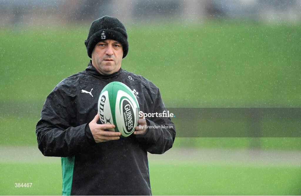 4 November 2009; Kicking coach Mark Tainton during Ireland rugby squad training. University of Limerick, Limerick. Picture credit: Brendan Moran / SPORTSFILE