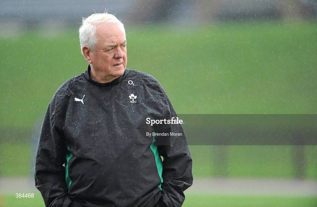 4 November 2009; Assistant coach Alan Gaffney during Ireland rugby squad training. University of Limerick, Limerick. Picture credit: Brendan Moran / SPORTSFILE
