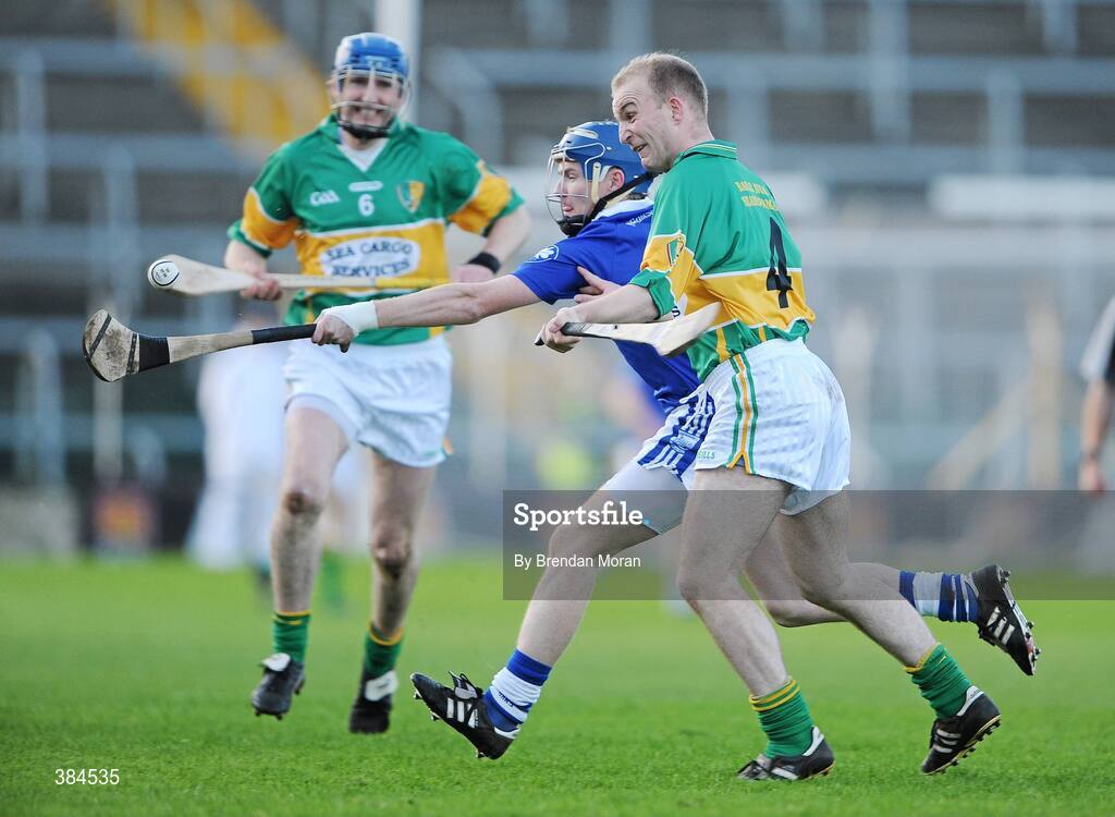 1 November 2009; Ritchie Ruth, Thurles Sarsfields, in action against Dermot Gleeson, Newtownshandrum. AIB GAA Hurling Munster Senior Club Championship Quarter-Final, Thurles Sarsfields v Newtownshandrum, Semple Stadium, Thurles, Co. Tipperary. Picture credit: Brendan Moran / SPORTSFILE