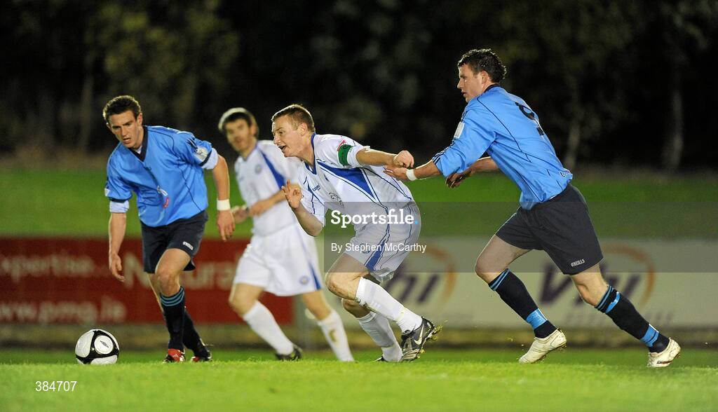 7 November 2009; Kenneth Brown, Waterford United, in action against Robbie Creevy, left, and Ciaran Kilduff, UCD. League of Ireland First Division, UCD v Waterford United, Belfield Bowl, Dublin. Picture credit: Stephen McCarthy / SPORTSFILE