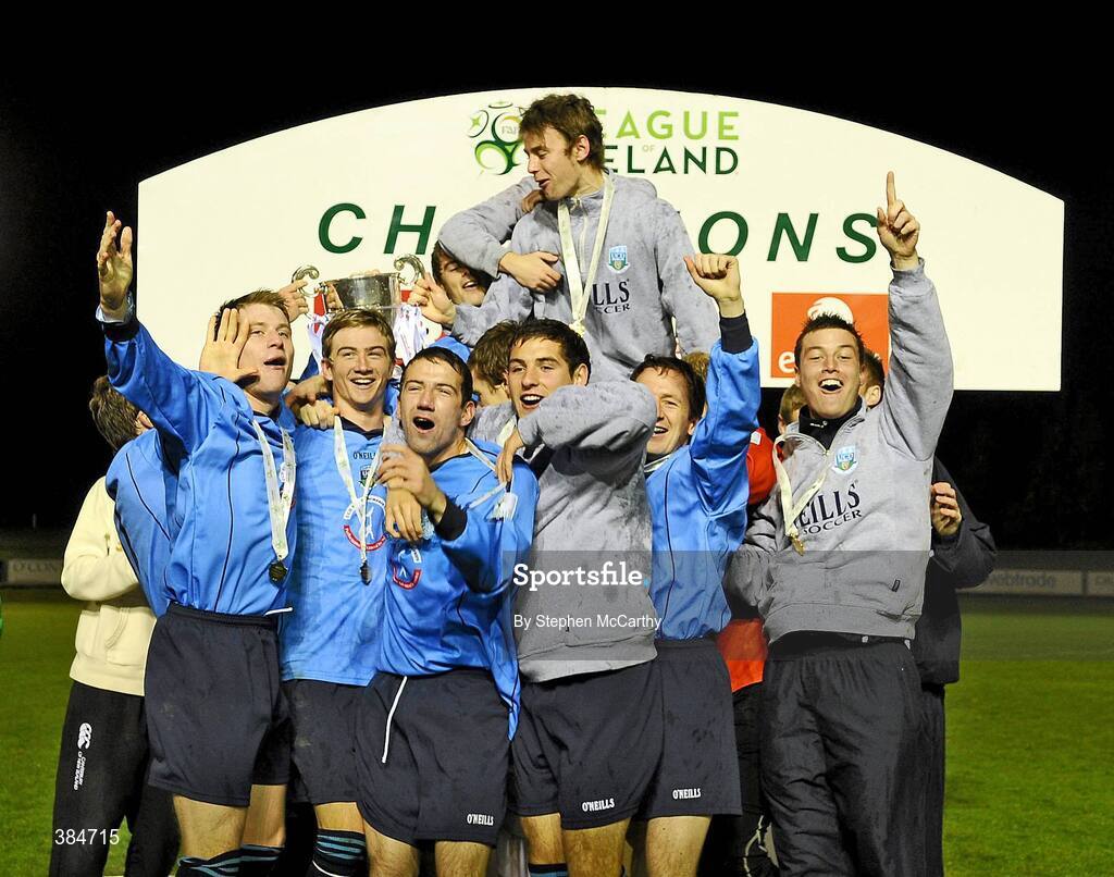 7 November 2009; UCD players celebrate winning the League of Ireland First Division. League of Ireland First Division, UCD v Waterford United, Belfield Bowl, Dublin. Picture credit: Stephen McCarthy / SPORTSFILE