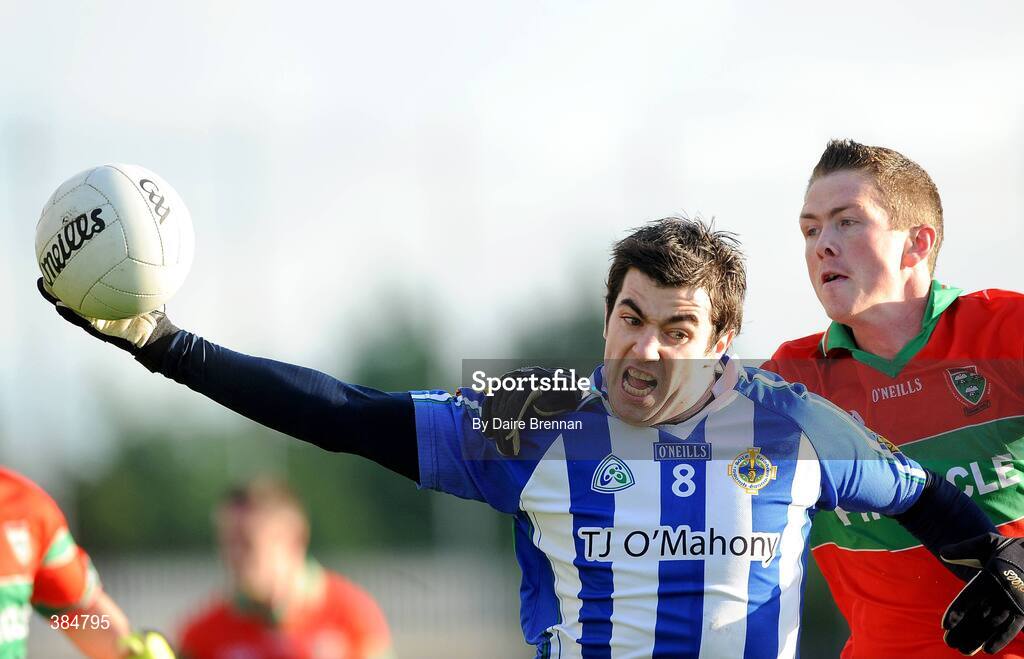 8 November 2009; Michael McAuley, Ballyboden St. Enda's, in action against Stephen Kavanagh, Rathnew. AIB GAA Football Leinster Senior Club Championship Quarter-Fianl, Ballyboden St. Enda's v Rathnew, Parnell Park, Dublin. Picture credit: Dàire Brennan / SPORTSFILE
