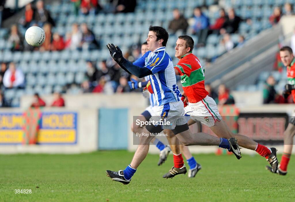 8 November 2009; Michael McAuley, Ballyboden St. Enda's, in action against Nicholas Mernagh, Rathnew. AIB GAA Football Leinster Senior Club Championship Quarter-Final, Ballyboden St. Enda's v Rathnew, Parnell Park, Dublin. Picture credit: Ray McManus / SPORTSFILE