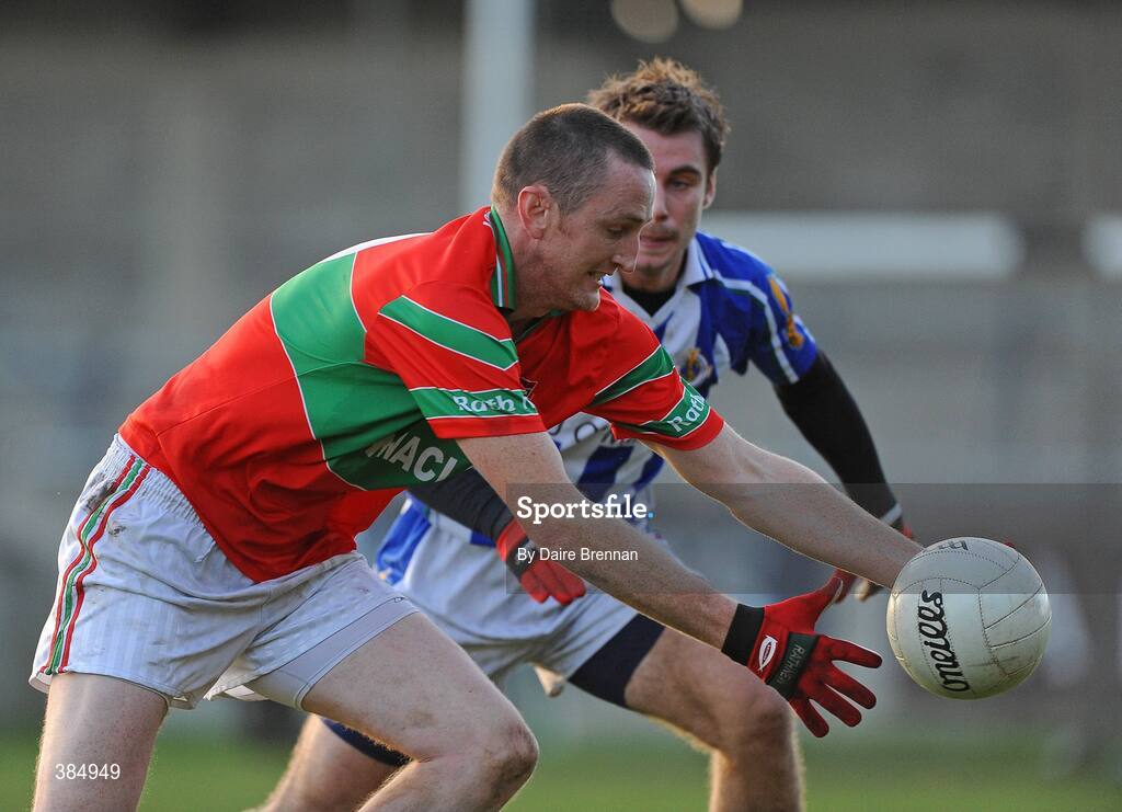 8 November 2009; Richard Dignam, Rathnew, in action against Shane Durkin, Ballyboden St. Enda's. AIB GAA Football Leinster Senior Club Championship Quarter-Fianl, Ballyboden St. Enda's v Rathnew, Parnell Park, Dublin. Picture credit: Dàire Brennan / SPORTSFILE