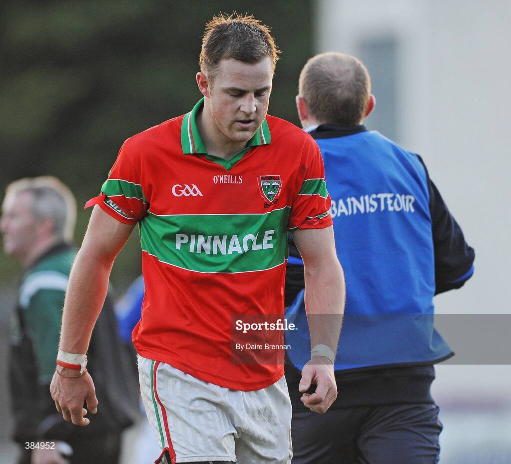 8 November 2009; A dejected James Stafford, Rathnew, leaves the field after being sent off. AIB GAA Football Leinster Senior Club Championship Quarter-Fianl, Ballyboden St. Enda's v Rathnew, Parnell Park, Dublin. Picture credit: Dàire Brennan / SPORTSFILE