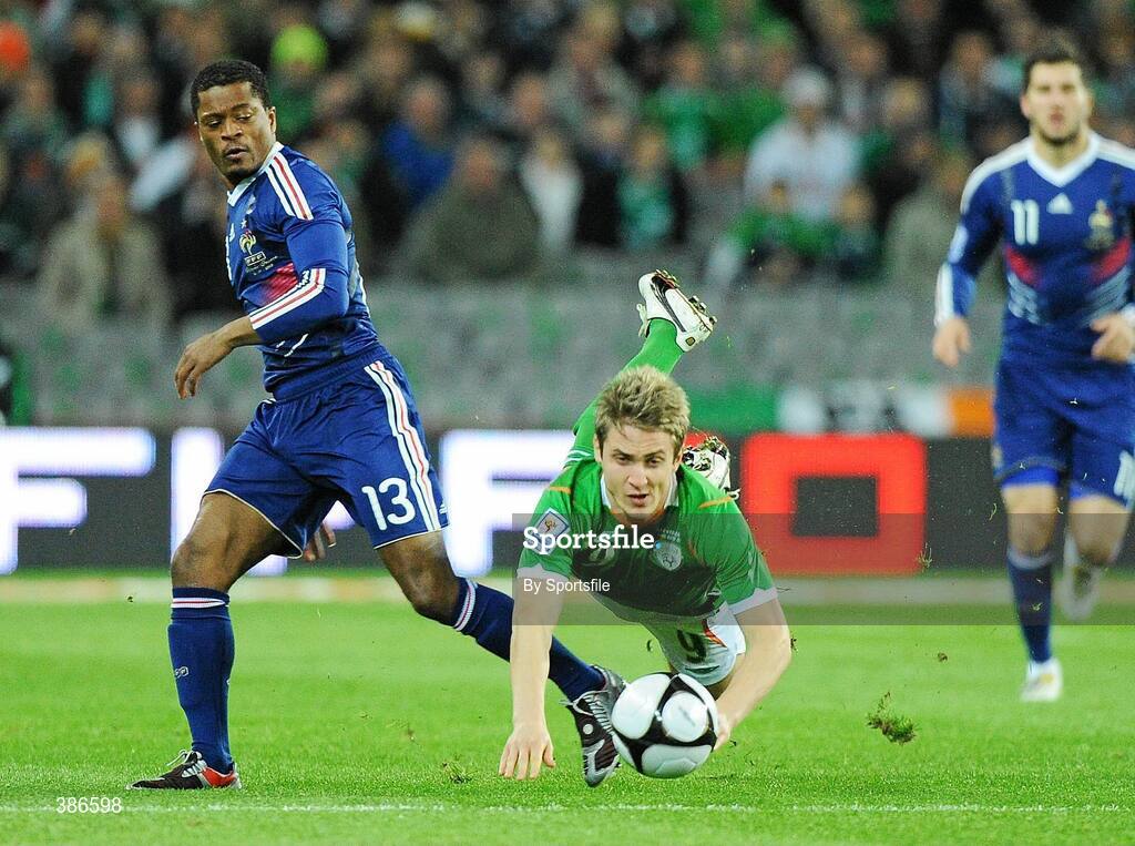 14 November 2009; Kevin Doyle, Republic of Ireland, in action against Patrice Evra, France. FIFA 2010 World Cup Qualifying Play-off 1st Leg, Republic of Ireland v France, Croke Park, Dublin. Photo by Sportsfile