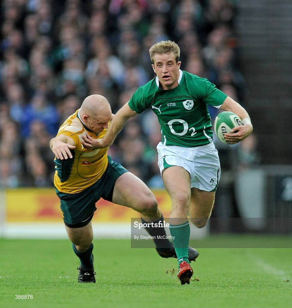 15 November 2009; Luke Fitzgerald, Ireland, in action against Stephen Moore, Australia. Autumn International Guinness Series 2009, Ireland v Australia, Croke Park, Dublin. Picture credit: Stephen McCarthy / SPORTSFILE