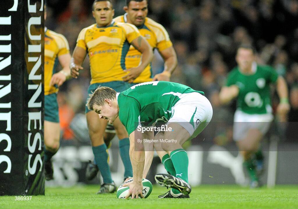 15 November 2009; Brian O'Driscoll, Ireland, goes over for his side's second try. Autumn International Guinness Series 2009, Ireland v Australia, Croke Park, Dublin. Picture credit: Stephen McCarthy / SPORTSFILE