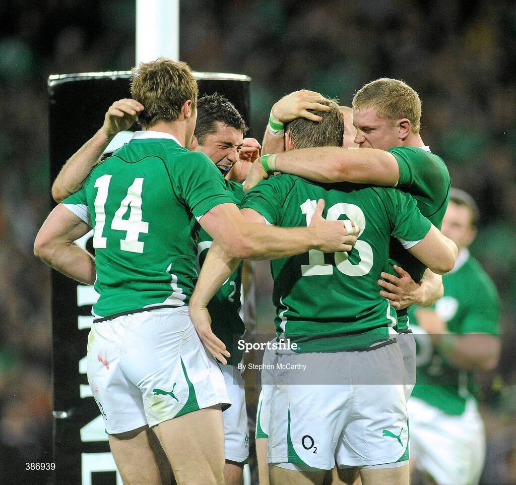 15 November 2009; Brian O'Driscoll, Ireland, 13, celebrates with team-mates, from left, Tommy Bowe, Rob Kearney, Keith Earls and Jamie Heaslip after scoring his side's second try. Autumn International Guinness Series 2009, Ireland v Australia, Croke Park, Dublin. Picture credit: Stephen McCarthy / SPORTSFILE