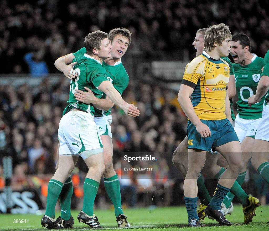 15 November 2009; Brian O'Driscoll, Ireland, celebrates with team-mate Tommy Bowe after scoring his side's second try. Autumn International Guinness Series 2009, Ireland v Australia, Croke Park, Dublin. Picture credit: Brian Lawless / SPORTSFILE