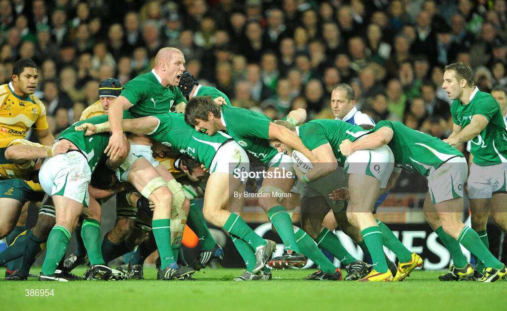 15 November 2009; Ireland players Paul O'Connell, Donncha O'Callaghan, Jamie Heaslip, Jerry Flannery and Tomas O'Leary control a rolling maul. Autumn International Guinness Series 2009, Ireland v Australia, Croke Park, Dublin. Picture credit: Brendan Moran / SPORTSFILE