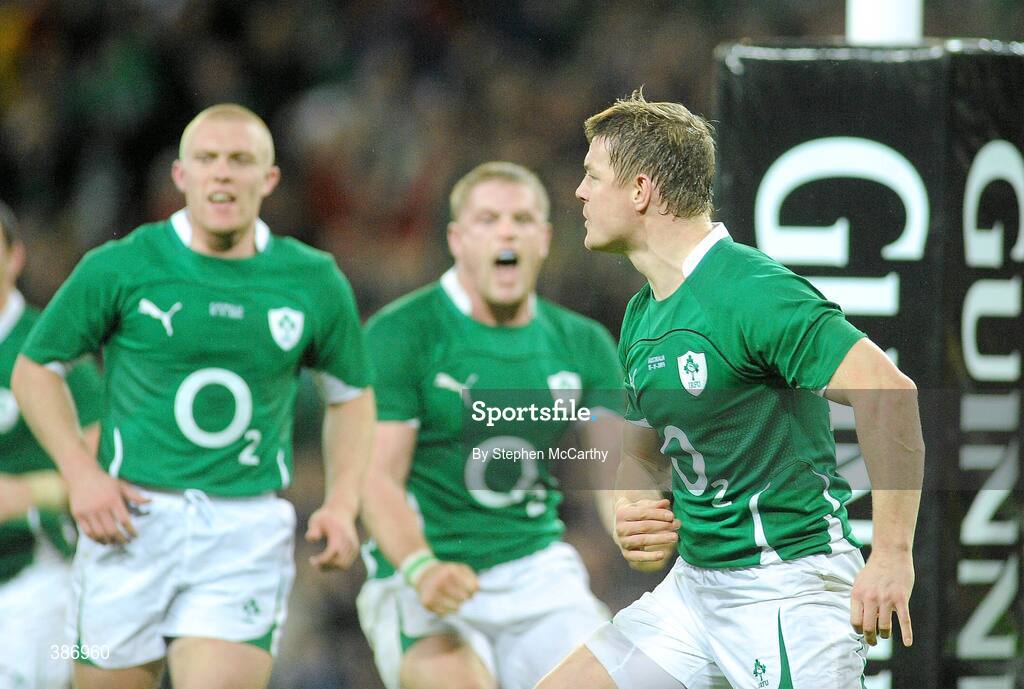 15 November 2009; Brian O'Driscoll, Ireland, celebrates after scoring his side's second try. Autumn International Guinness Series 2009, Ireland v Australia, Croke Park, Dublin. Picture credit: Stephen McCarthy / SPORTSFILE