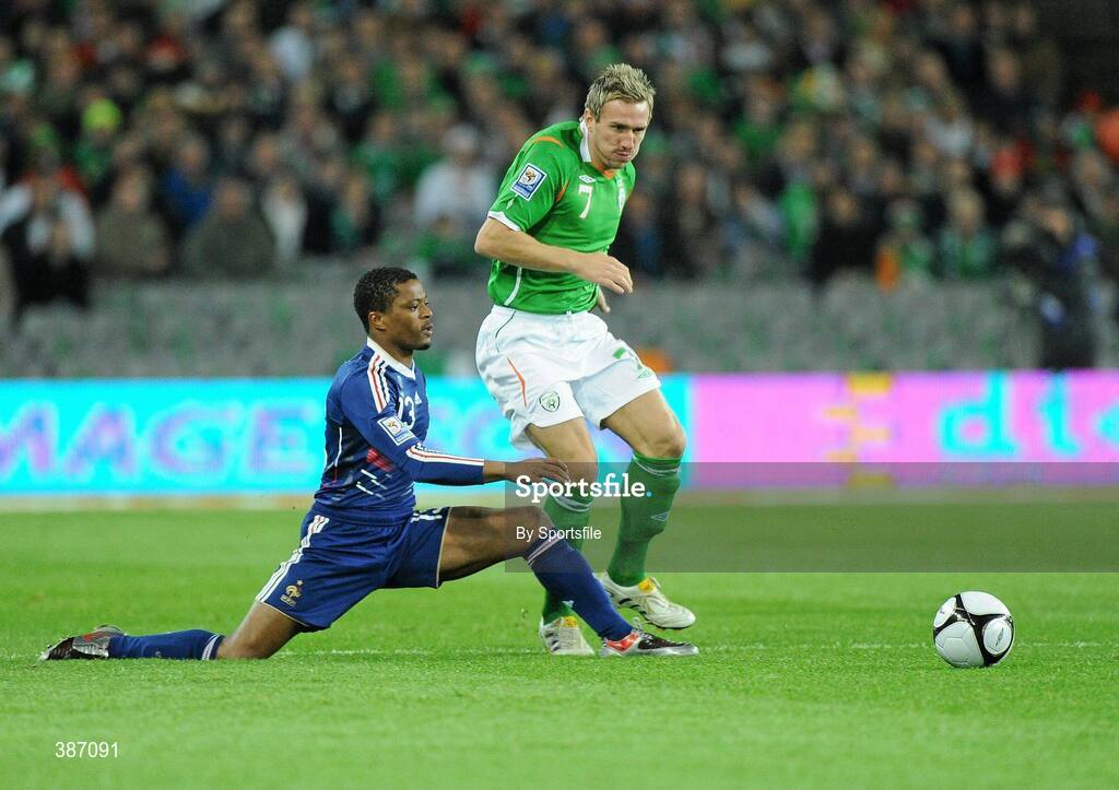 14 November 2009; Liam Lawrence, Republic of Ireland, in action against Patrice Evra, France. FIFA 2010 World Cup Qualifying Play-off 1st Leg, Republic of Ireland v France, Croke Park, Dublin. Photo by Sportsfile