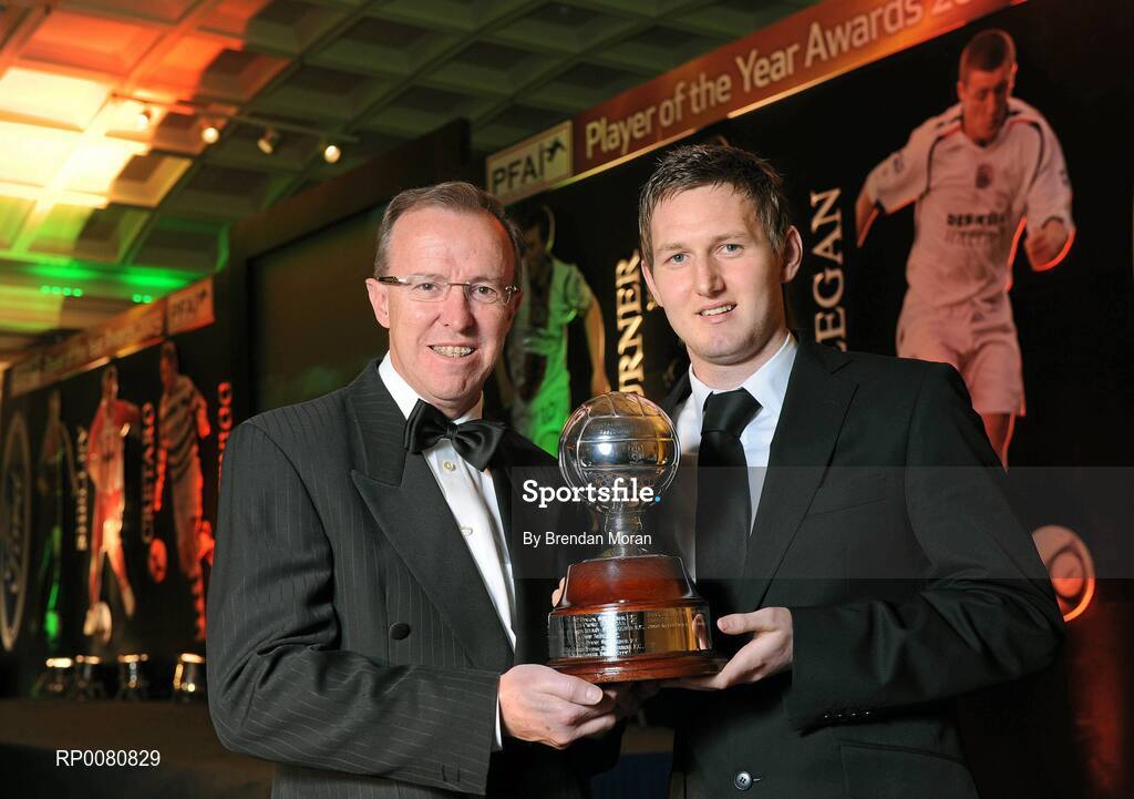 15 November 2009; Gary Twigg of Shamrock Rovers is presented with the PFAI Ford Premier Division Player of the Year 2009 by Eddie Murphy, Managing Director, Ford Ireland. PFAI Ford Awards 2009, The Burlington Hotel, Dublin. Picture credit: Brendan Moran / SPORTSFILE