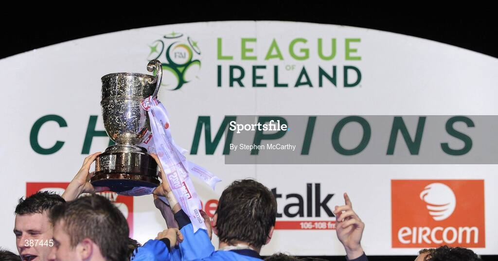 7 November 2009; A general view of the League of Ireland First Division cup. League of Ireland First Division, UCD v Waterford United, Belfield Bowl, Dublin. Picture credit: Stephen McCarthy / SPORTSFILE