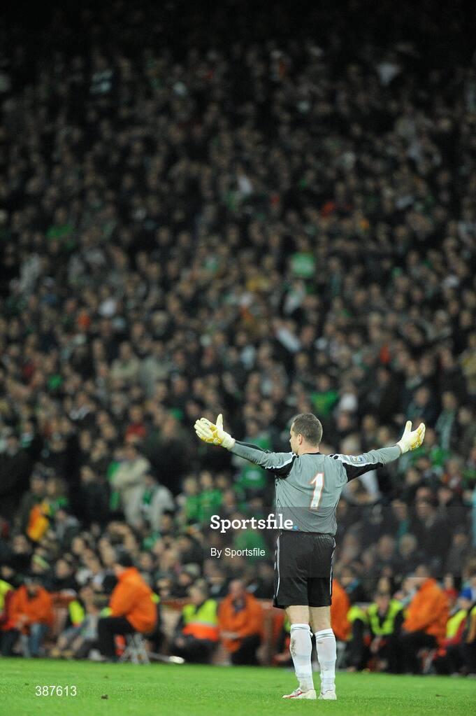 14 November 2009; Shay Given, Republic of Ireland. FIFA 2010 World Cup Qualifying Play-off 1st Leg, Republic of Ireland v France, Croke Park, Dublin. Photo by Sportsfile