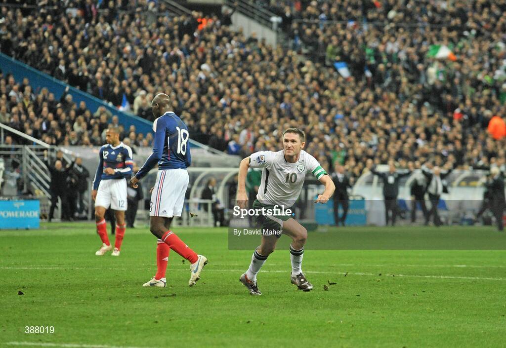 18 November 2009; Republic of Ireland's Robbie Keane celebrates after scoring his side's first goal in the 33rd minute. FIFA 2010 World Cup Qualifying Play-off 2nd Leg, Republic of Ireland v France, Stade de France, Saint-Denis, Paris, France. Picture credit: David Maher / SPORTSFILE