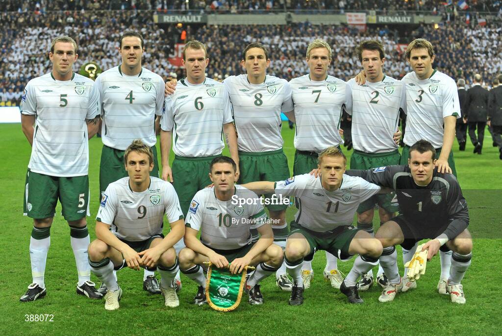 18 November 2009; The Republic of Ireland team, back row from left to right, Richard Dunne, John O'Shea, Glenn Whelan, Keith Andrews, Liam Lawrence, Sean St. Ledger, Kevin Kilbane. Front row, left to right, Kevin Doyle, Robbie Keane, Damien Duff and Shay Given. FIFA 2010 World Cup Qualifying Play-off 2nd Leg, Republic of Ireland v France, Stade de France, Saint Denis, Paris. Picture credit: David Maher / SPORTSFILE