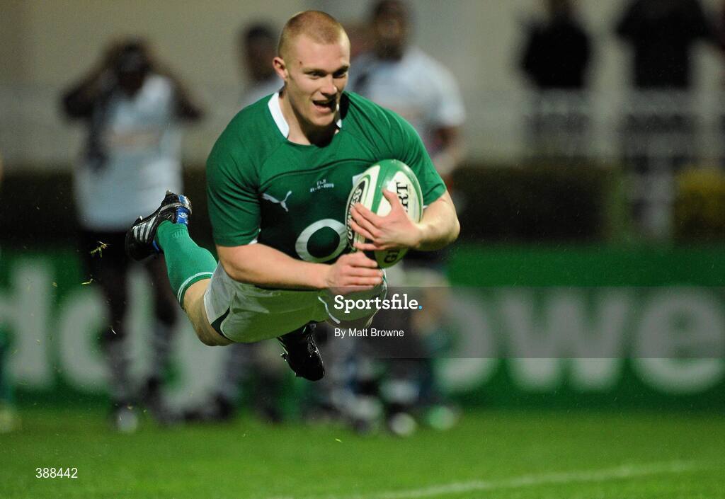 21 November 2009; Keith Earls, Ireland, scores his side's first try. Autumn International Guinness Series 2009, Ireland v Fiji, Royal Dublin Society, Ballsbridge, Dublin. Picture credit: Matt Browne / SPORTSFILE