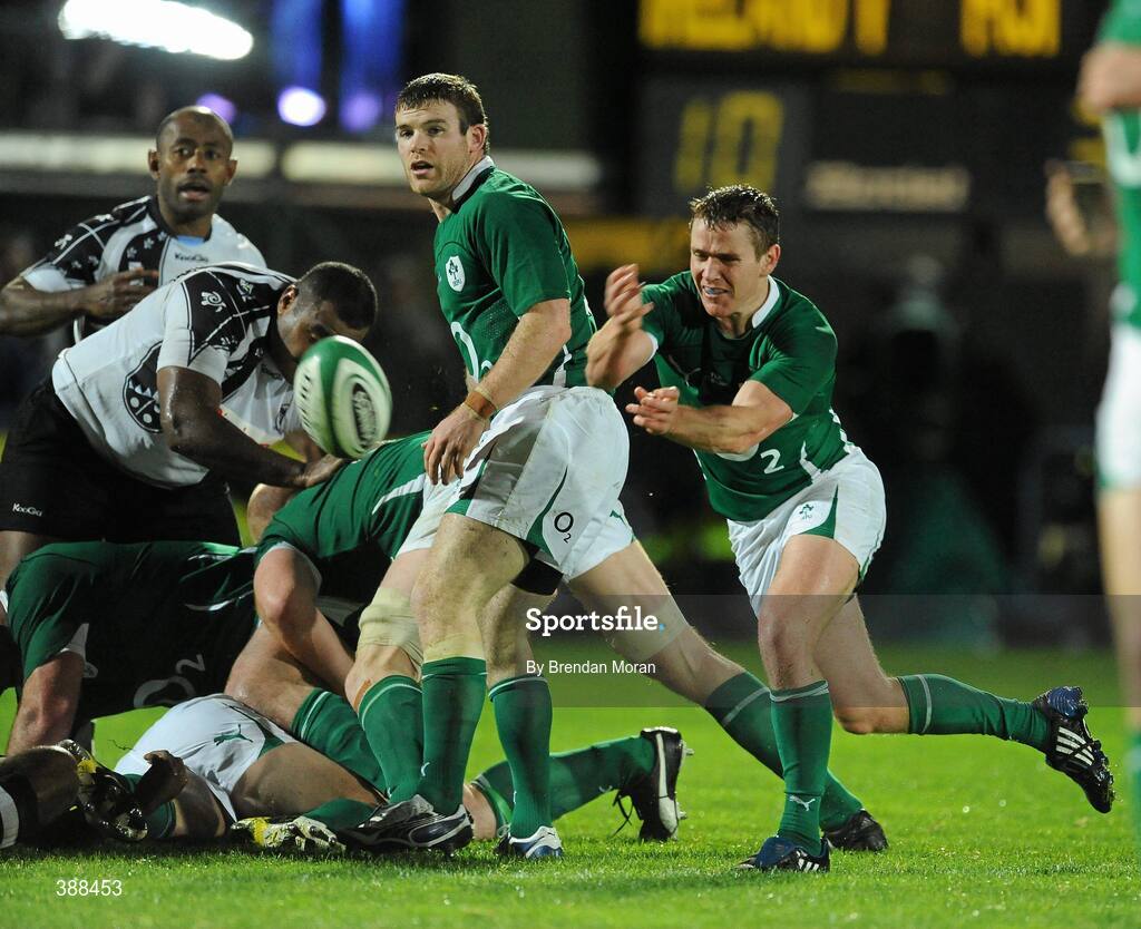 21 November 2009; Ireland scrum-half Eoin Reddan gets the ball away from the base of a scrum. Autumn International Guinness Series 2009, Ireland v Fiji, Royal Dublin Society, Ballsbridge, Dublin. Picture credit: Brendan Moran / SPORTSFILE
