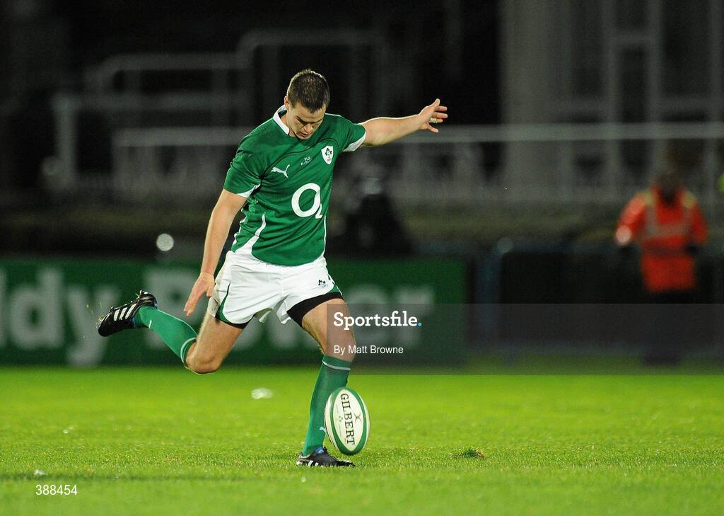 21 November 2009; Jonathan Sexton, Ireland, kicks the ball to restart the game. Autumn International Guinness Series 2009, Ireland v Fiji, Royal Dublin Society, Ballsbridge, Dublin. Picture credit: Matt Browne / SPORTSFILE