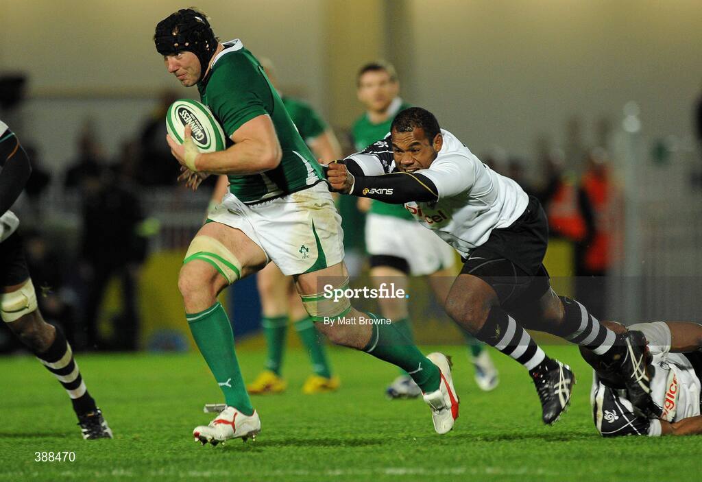 21 November 2009; Stephen Ferris, Ireland, is tackled by Isireli Ledua, Fiji. Autumn International Guinness Series 2009, Ireland v Fiji, Royal Dublin Society, Ballsbridge, Dublin. Picture credit: Matt Browne / SPORTSFILE