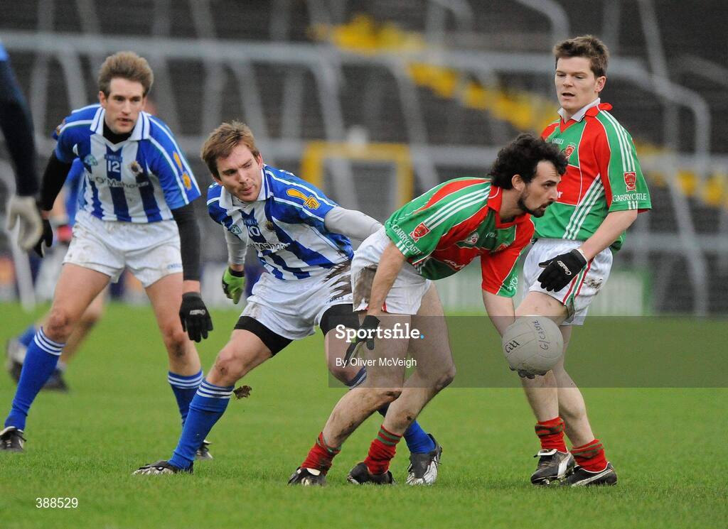 22 November 2009; Tom McHugh, Garrycastle, in action against Daniel Davey, Ballyboden St Enda's. Garrycastle v Ballyboden St Enda's - AIB GAA Football Leinster Club Senior Championship Semi-Final, Cusack Park, Mullingar, Co. Westmeath. Picture credit: Oliver McVeigh / SPORTSFILE