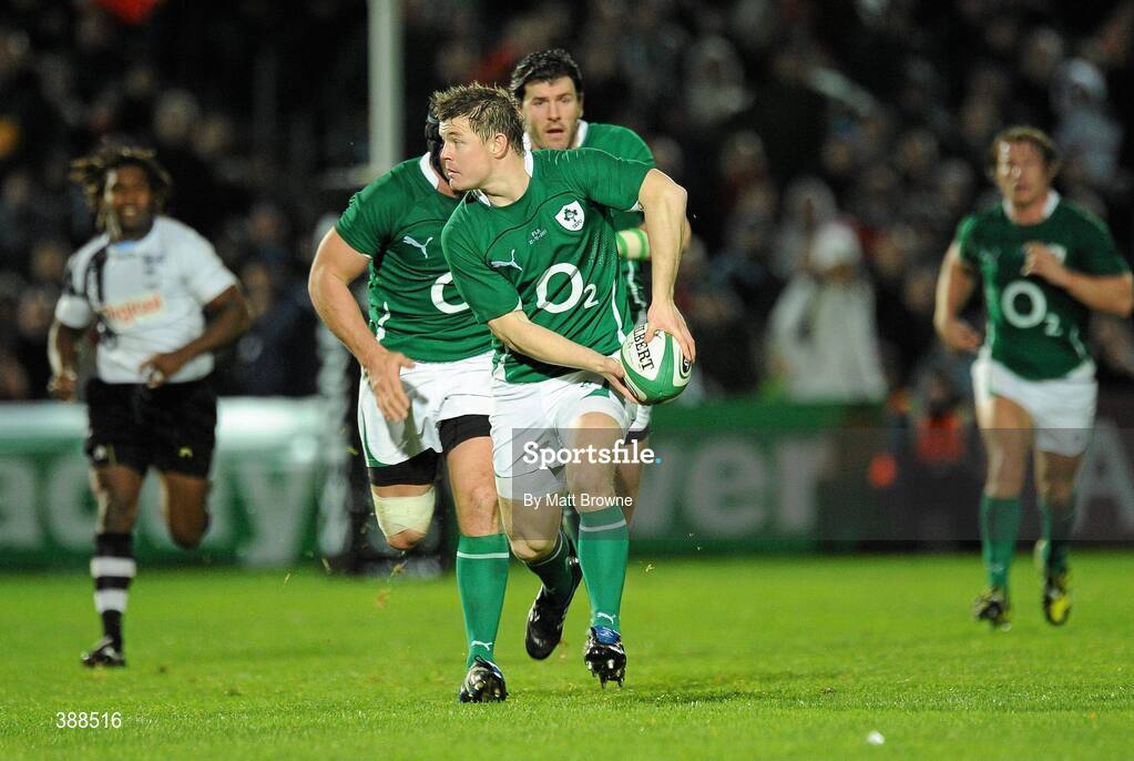 21 November 2009; Brian O'Driscoll, Ireland, in action against Fiji. Autumn International Guinness Series 2009, Ireland v Fiji, Royal Dublin Society, Ballsbridge, Dublin. Picture credit: Matt Browne / SPORTSFILE