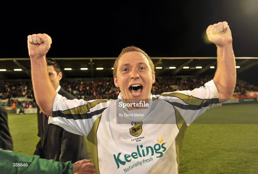 22 November 2009; Winning goalscorer Gary O'Neill, Sporting Fingal, celebrates after winning the FAI Ford Cup Final. FAI Ford Cup Final, Sligo Rovers v Sporting Fingal, Tallaght Stadium, Dublin. Picture credit: David Maher / SPORTSFILE