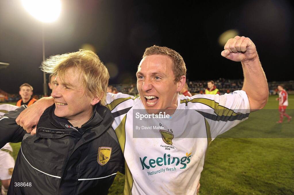 22 November 2009; Winning goalscorer Gary O'Neill, Sporting Fingal, celebrates with manager Liam Buckley after winning the FAI Ford Cup Final. FAI Ford Cup Final, Sligo Rovers v Sporting Fingal, Tallaght Stadium, Dublin. Picture credit: David Maher / SPORTSFILE