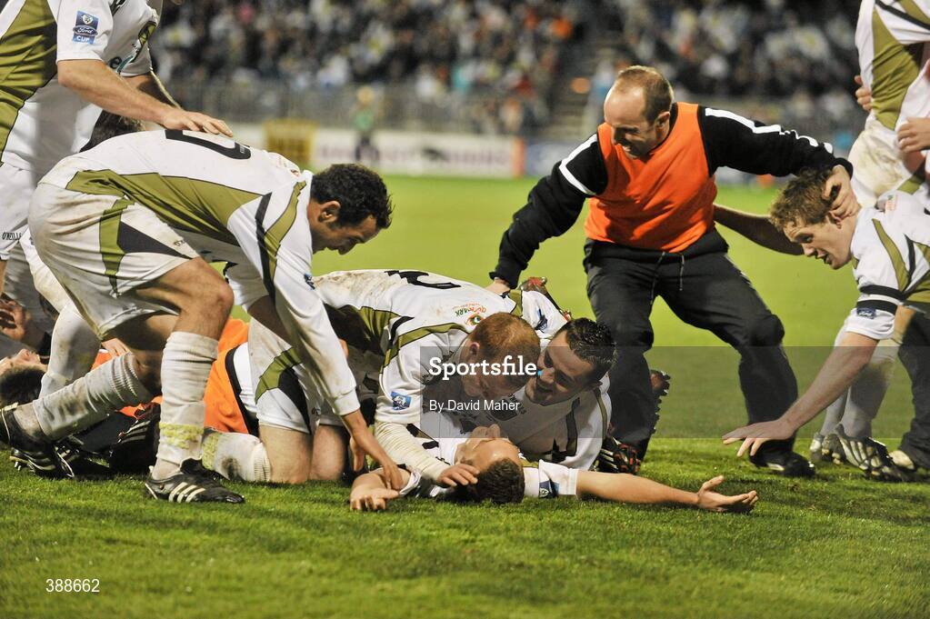 22 November 2009; Gary O'Neill, cente - bottom, Sporting Fingal, celebrates after scoring his side's second and winning goal with team-mate's. FAI Ford Cup Final, Sligo Rovers v Sporting Fingal, Tallaght Stadium, Dublin. Picture credit: David Maher / SPORTSFILE