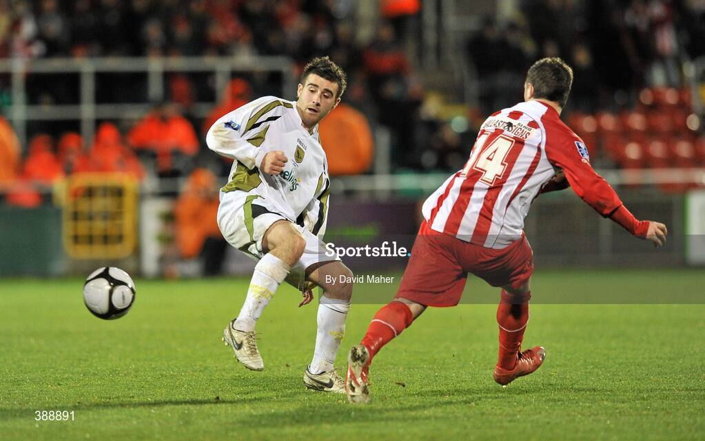 22 November 2009; Robert Bayly, Sporting Fingal, in action against Owen Morrison, Sligo Rovers. Sligo Rovers v Sporting Fingal - FAI Ford Cup Final, Tallaght Stadium, Dublin. Picture credit: David Maher / SPORTSFILE