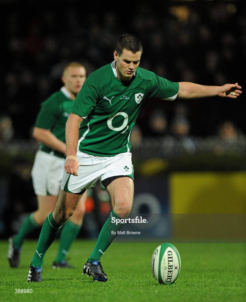 21 November 2009; Jonathan Sexton, Ireland, kicks a penalty against Fiji. Autumn International Guinness Series 2009, Ireland v Fiji, Royal Dublin Society, Ballsbridge, Dublin. Picture credit: Matt Browne / SPORTSFILE