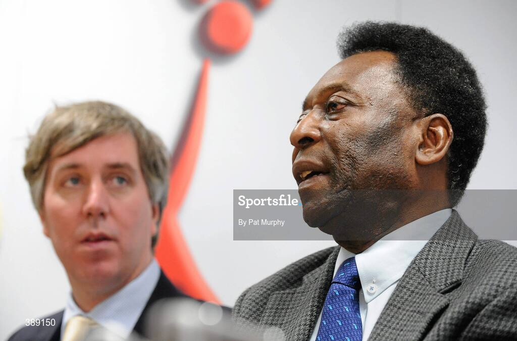 26 November 2009; Brazilian soccer legend Pelé speaking at a press conference, with FAI Chief Executive John Delaney, left, during a visit to Our Lady’s Children’s Hospital, Crumlin, Dublin. Picture credit: Pat Murphy / SPORTSFILE