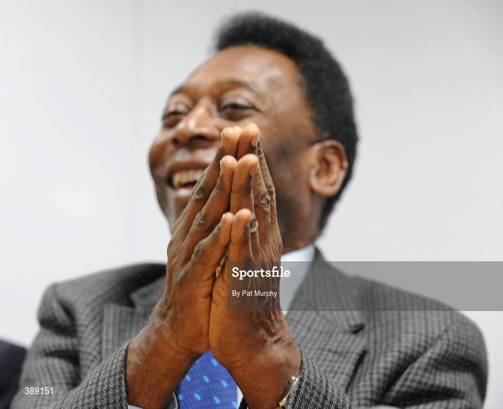 26 November 2009; Brazilian soccer legend Pelé speaking at a press conference during a visit to Our Lady’s Children’s Hospital, Crumlin, Dublin. Picture credit: Pat Murphy / SPORTSFILE