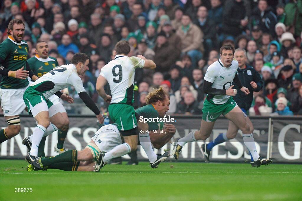 28 November 2009; Schalk Burger, South Africa, scores his side's opening try. Autumn International Guinness Series 2009, Ireland v South Africa, Croke Park, Dublin. Picture credit: Pat Murphy / SPORTSFILE