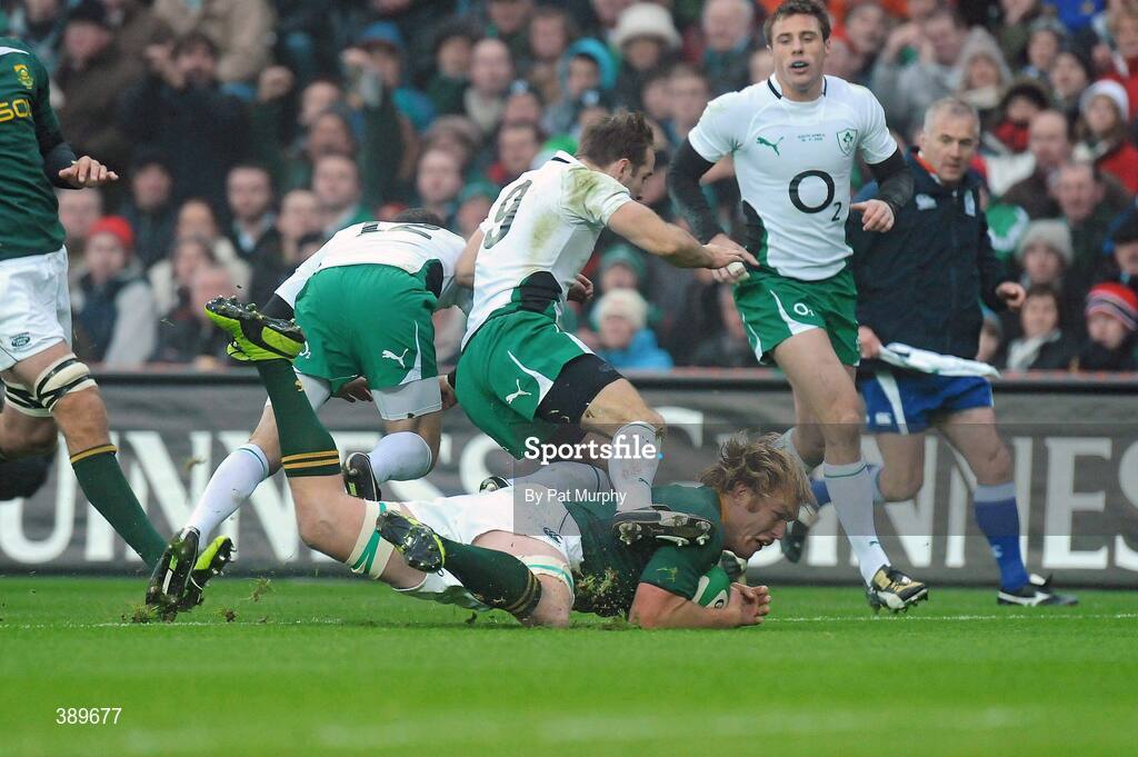 28 November 2009; Schalk Burger, South Africa, scores his side's opening try. Autumn International Guinness Series 2009, Ireland v South Africa, Croke Park, Dublin. Picture credit: Pat Murphy / SPORTSFILE