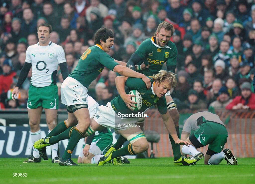 28 November 2009; Schalk Burger, South Africa, celebrates with team-mates Jaque Fourie, left, and Andries Bekker, right, after scoring his side's first try. Autumn International Guinness Series 2009, Ireland v South Africa, Croke Park, Dublin. Picture credit: Pat Murphy / SPORTSFILE