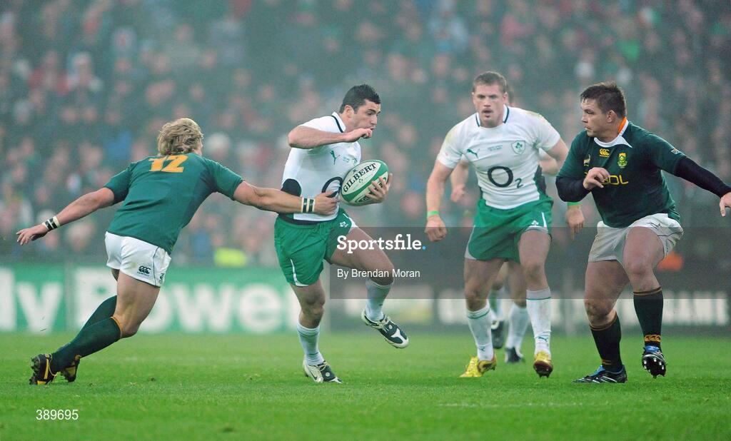 28 November 2009; Rob Kearney, Ireland, is tackled by Wynand Olivier, left, and John Smit, South Africa. Autumn International Guinness Series 2009, Ireland v South Africa, Croke Park, Dublin. Picture credit: Brendan Moran / SPORTSFILE