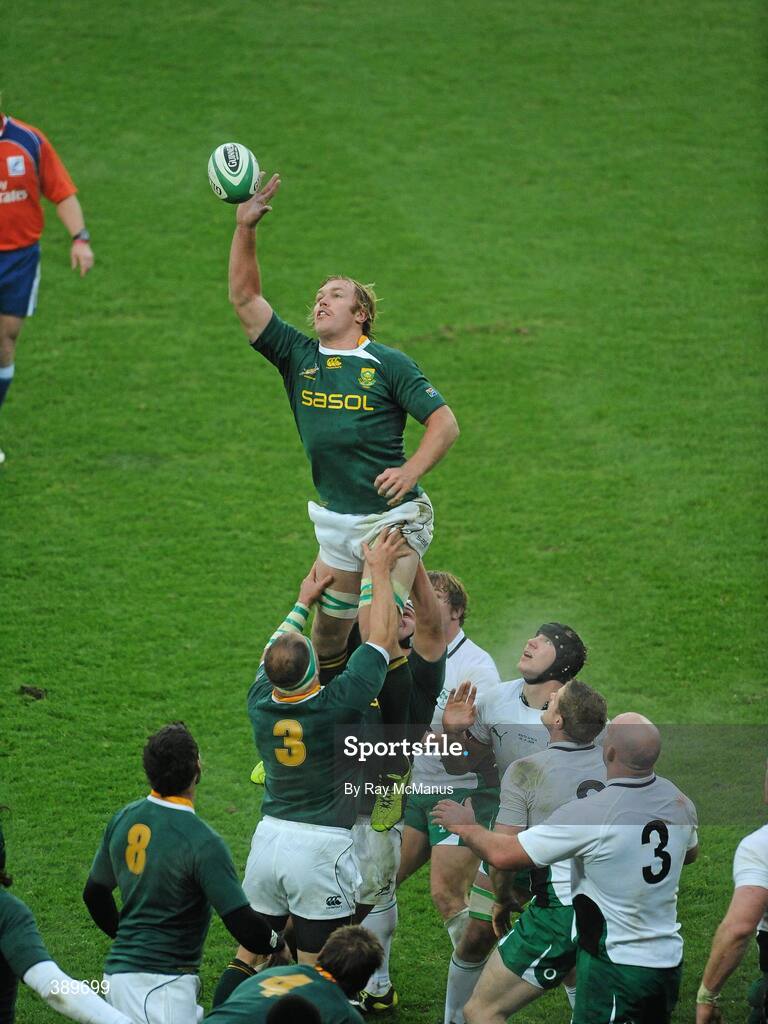 28 November 2009; Schalk Burger, South Africa, wins possession in a line-out. Autumn International Guinness Series 2009, Ireland v South Africa, Croke Park, Dublin. Picture credit: Ray McManus / SPORTSFILE