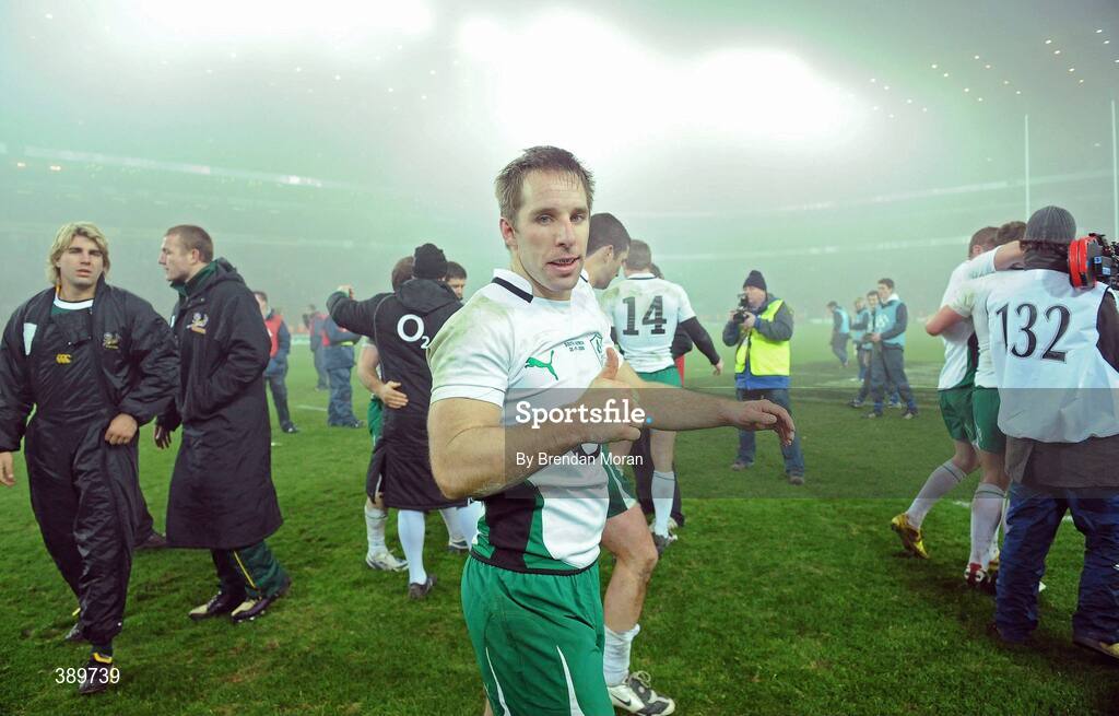 28 November 2009; Ireland's Tomas O'Leary gives a thumbs up at the final whistle. Autumn International Guinness Series 2009, Ireland v South Africa, Croke Park, Dublin. Picture credit: Brendan Moran / SPORTSFILE