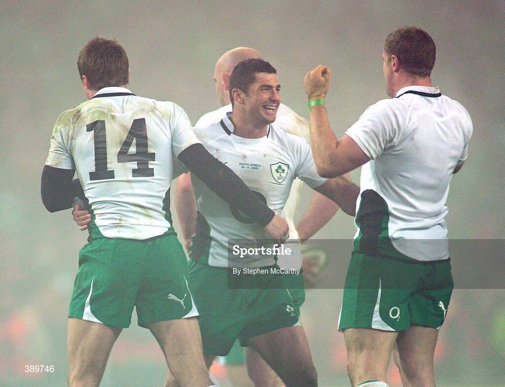 28 November 2009; Ireland players, from left, Tommy Bowe, Rob Kearney and Jamie Heaslip celebrate at the final whistle. Autumn International Guinness Series 2009, Ireland v South Africa, Croke Park, Dublin. Picture credit: Stephen McCarthy / SPORTSFILE