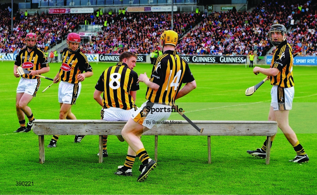 20 June 2009; Not sure but I think the camera is behind you? Kilkenny wrong-footed for the only time this year. Picture credit: Brendan Moran / SPORTSFILE      This image may be reproduced free of charge when used in conjunction with a review of the book "A Season of Sundays 2009". All other usage © SPORTSFILE