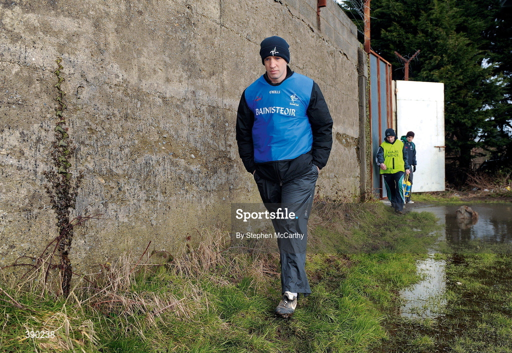 1 February 2009; Eschewing the chance to walk on water, Kildare manager Kieran McGeeney makes his way to the warm-up field field before the game with Laois in Portlaoise. Picture credit: Stephen McCarthy / SPORTSFILE      This image may be reproduced free of charge when used in conjunction with a review of the book "A Season of Sundays 2009". All other usage © SPORTSFILE